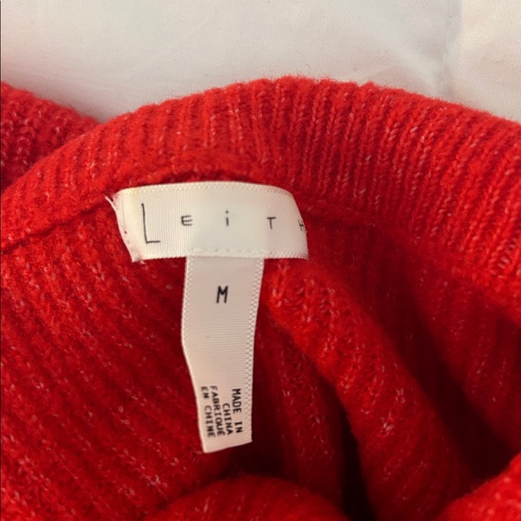 Cozy Ribbed Pullover - Picture 3 of 3